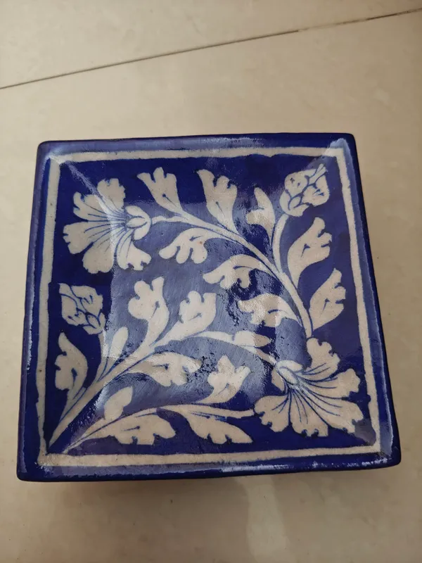 Pottery__Traditional_Floral_Pattern_Decorative_Plate