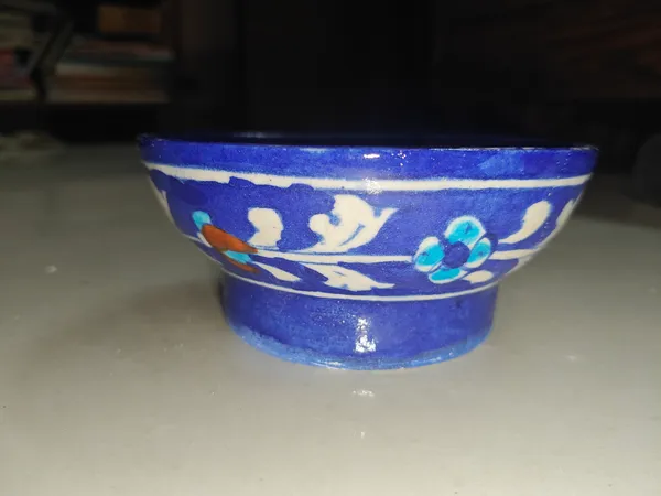 Pottery__Traditional_Floral_Print_Decorative_Plate