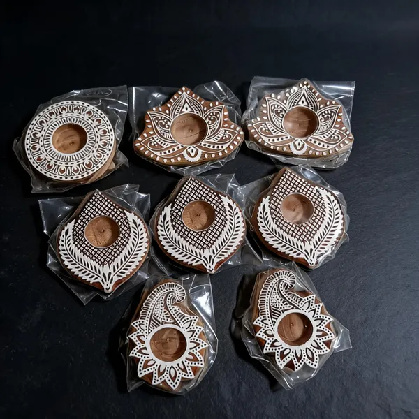 Wooden_Festive_Floral_Geometric_Pattern_Diya_Set_Of_8