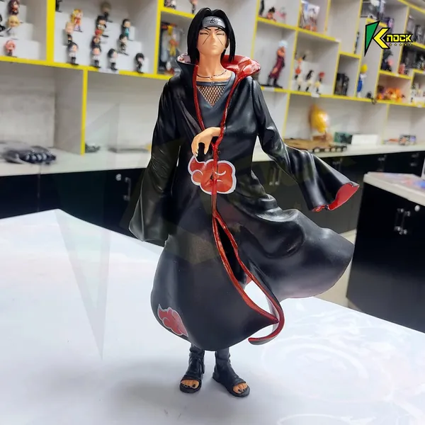 Fantasy_Female_Black_Red_Flowing_Outfit_Pvc_Figurine