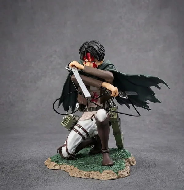 Levi_Fortitude_Kneeling_Pose_Pvc_Collectible_Figure
