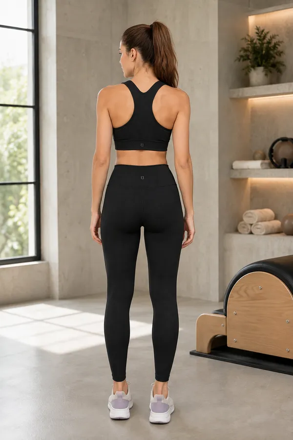 Wear_Jukebox_Unbound_Black_Nylon-Spandex_Gym_Wear_Set