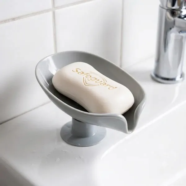 Plastic_Leaf_Shape_Self-Draining_Soap_Dish_With_Suction_Cup