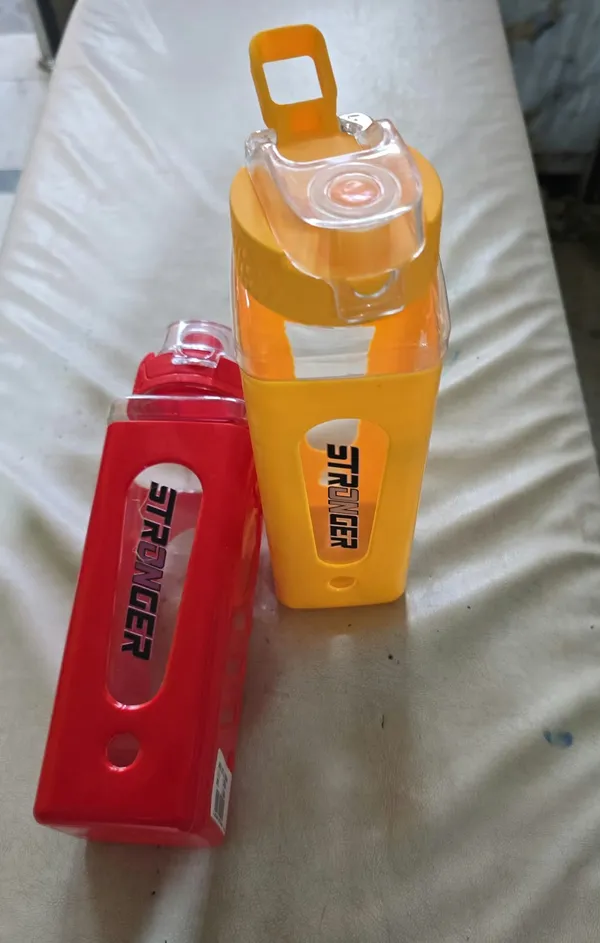 Plastic_Flip_Top_Sports_Water_Bottle
