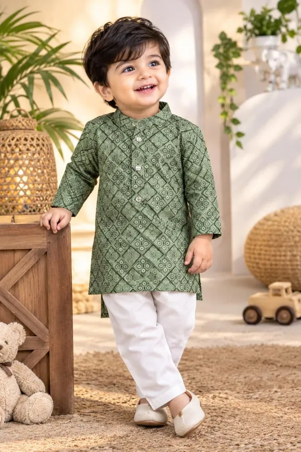 vastraveda_Boys_Festive_&_Party,_Casual,_Wedding_Kurta_and_Pyjama_Set_(Green_Pack_of_1)