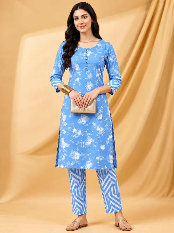 Blue_Floral_Printed_Kurta_Set_with_Geometric_Pattern_Pants_for_Women