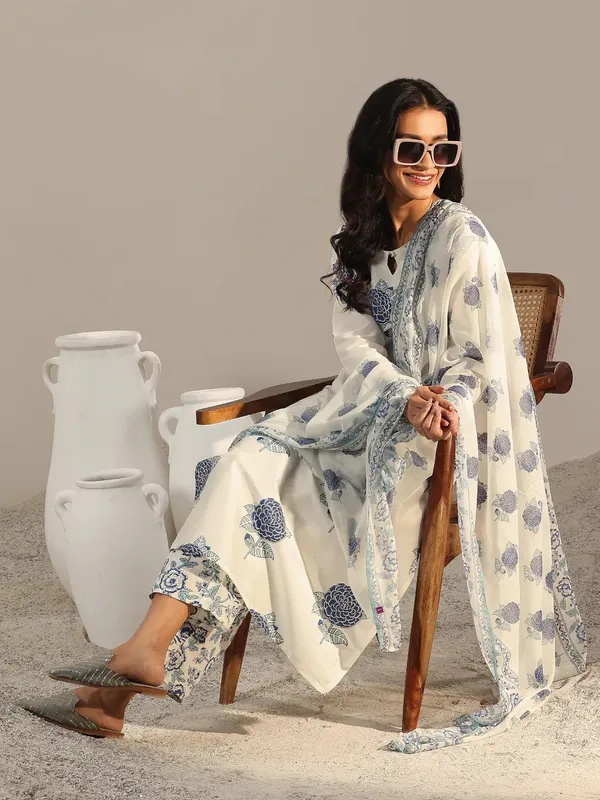 Off-White_Floral_Printed_Kurta_Set_with_Matching_Pants_and_Dupatta_for_Women