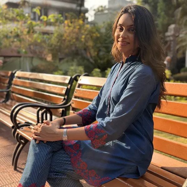 Blue_Linen_Straight_Fit_Embroidered_Kurta_Set_For_Women