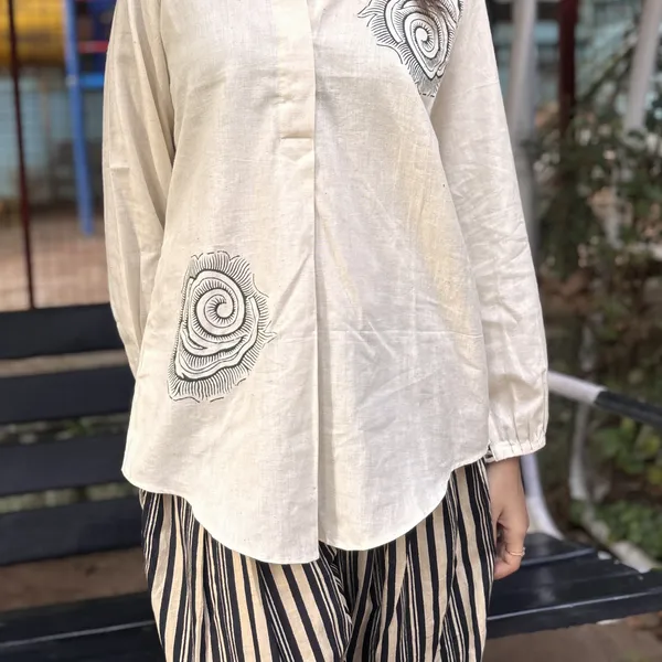 Cream_Cotton_Relaxed_Fit_Embroidered_Kurta_Set_For_Women