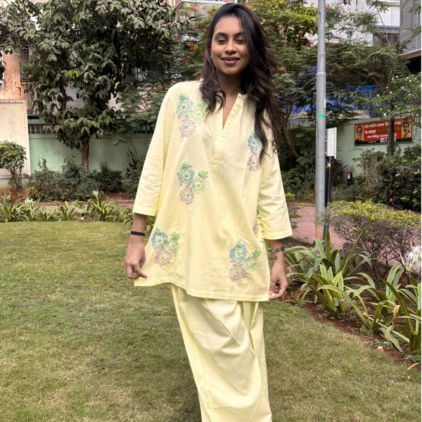 Yellow_Linen_Straight_Fit_Embroidered_Kurta_Set_For_Women