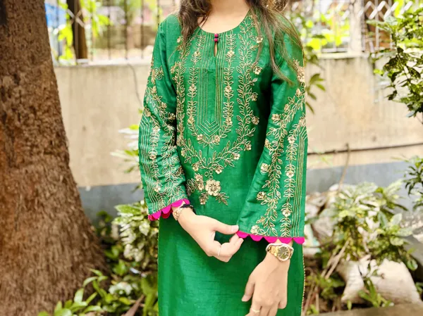 Green_Straight_Fit_Embroidered_Kurta_Set_For_Women