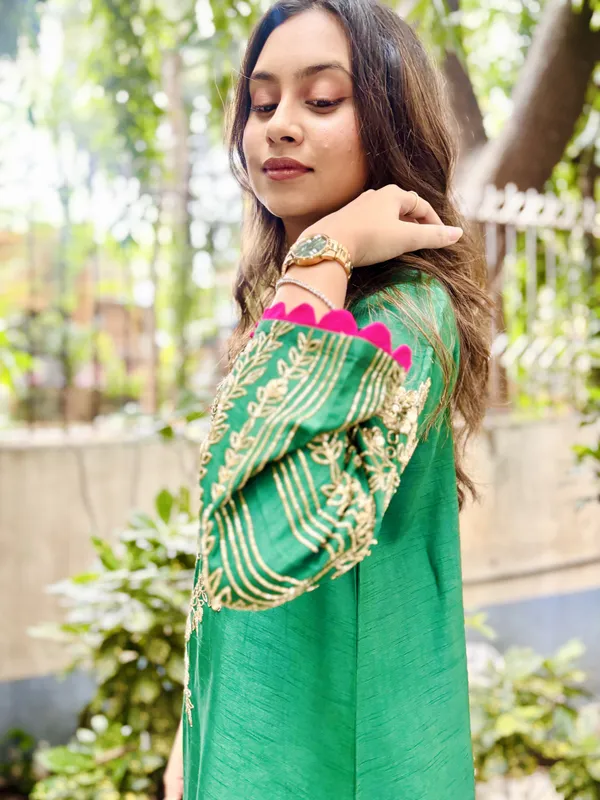 Green_Straight_Fit_Embroidered_Kurta_Set_For_Women