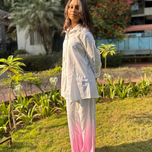White_Cotton_Straight_Floral_Kurta_Set_For_Women