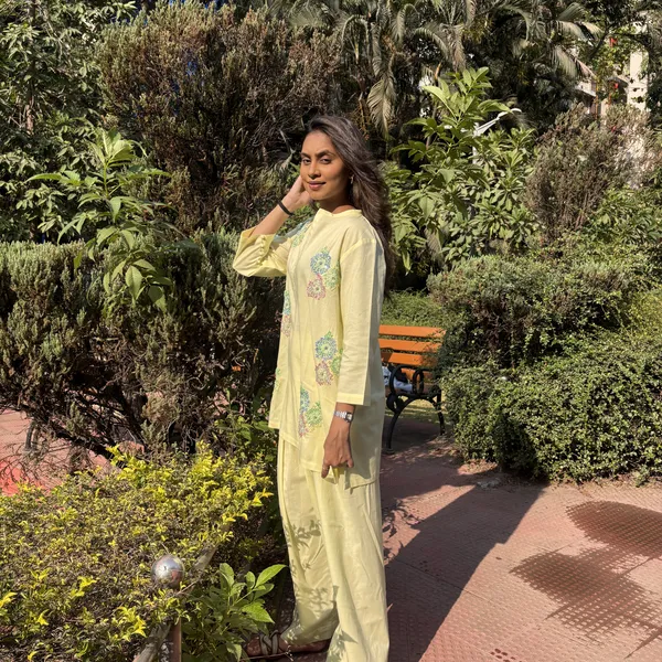 Yellow_Linen_Straight_Fit_Embroidered_Kurta_Set_For_Women