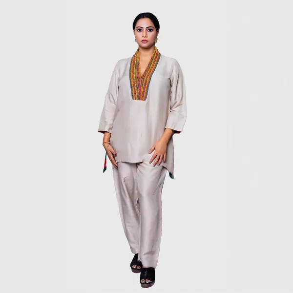 Grey_Dupion_Silk_Straight_Fit_Kurta_Set_For_Women