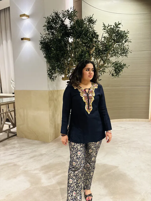 Black_Dupion_Silk_Straight_Fit_Embroidered_Kurta_Pant_Set_For_Women