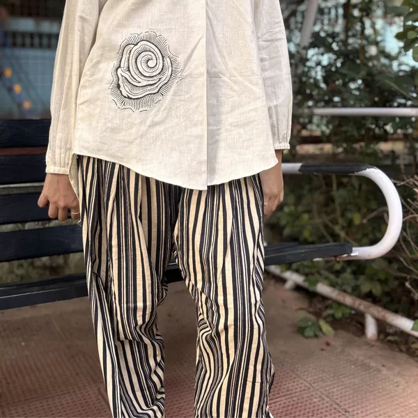 Cream_Cotton_Relaxed_Fit_Embroidered_Kurta_Set_For_Women