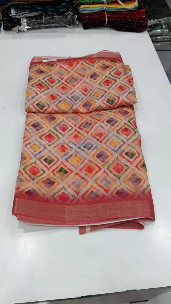 Peach_Geometric_Printed_Saree_For_Women