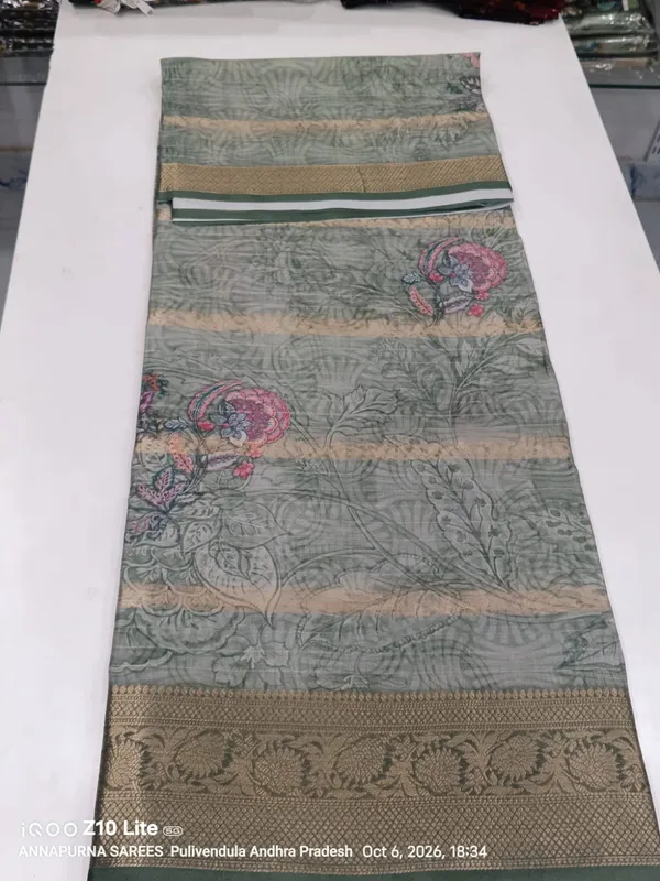 Grey_Floral_Print_Saree_for_Women