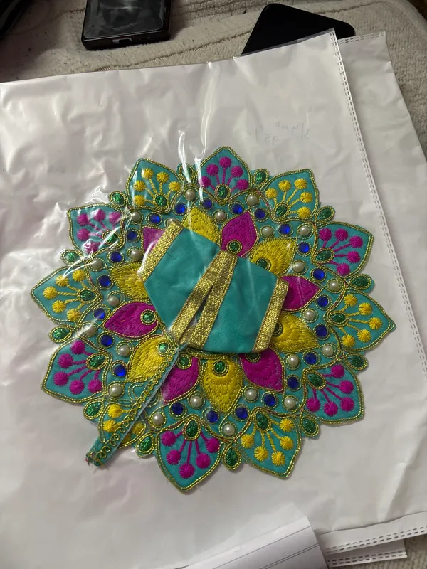 Embroidered_Floral_Mandala_Pooja_Aasan
