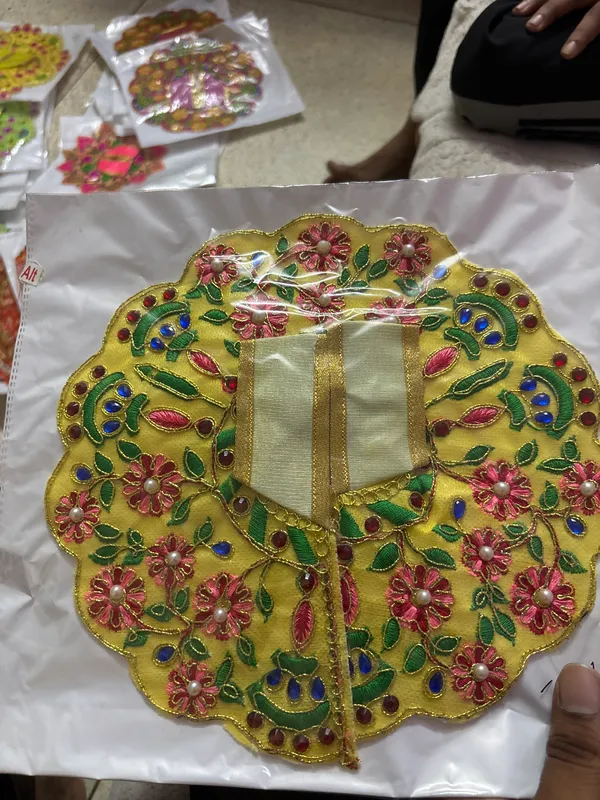 Yellow_Embroidered_Decorative_Poshak_For_Deity