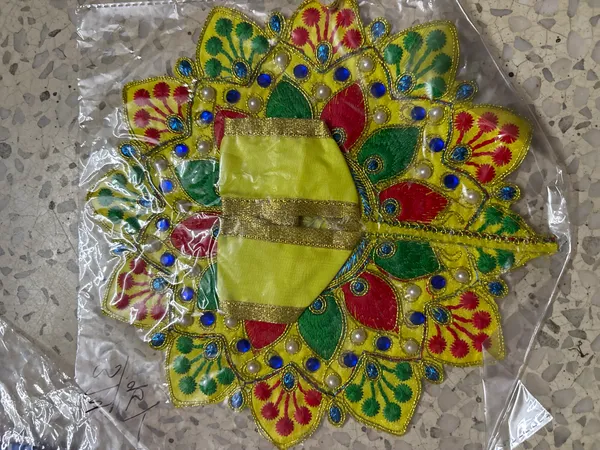 Multicolour_Embellished_Pooja_Idol_Poshak