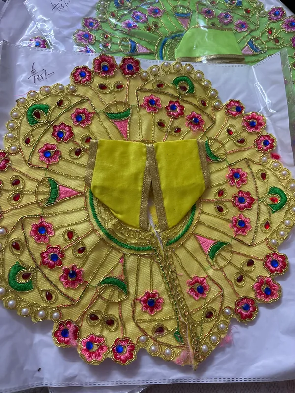Yellow_Embroidered_Laddu_Gopal_Poshak_Set