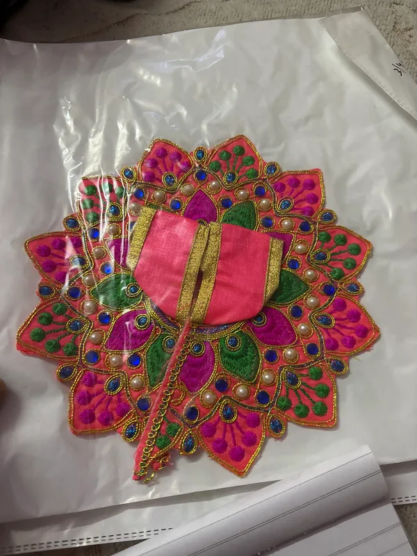 Fabric_Floral_Embroidered_Decorative_Pooja_Thali