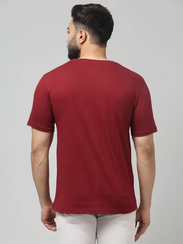 Maroon_Regular_Fit_T-Shirt_for_Men