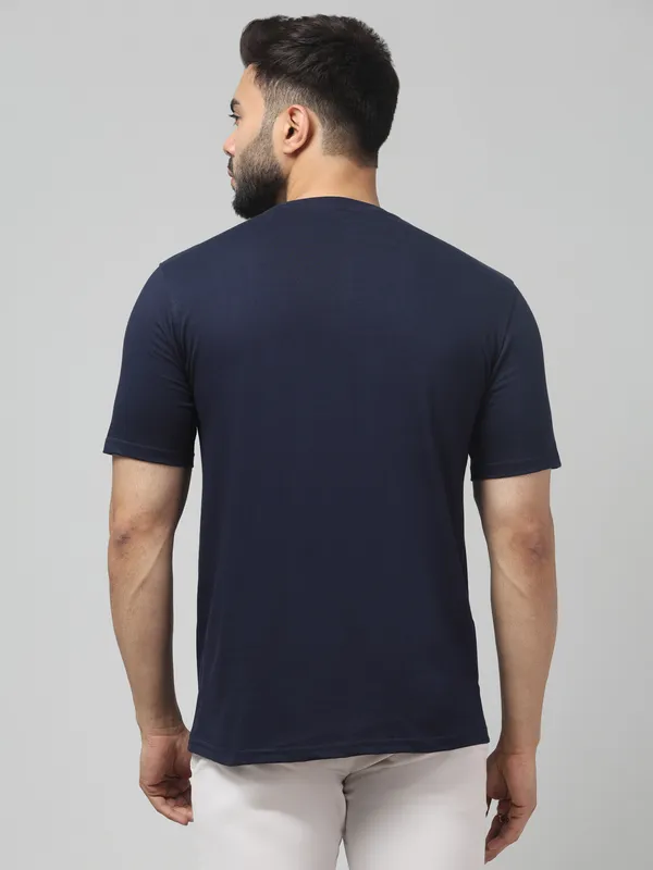 Navy_Solid_Regular_Fit_T-Shirt_for_Men