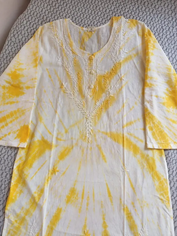 White_Dobby_Cotton_Straight_Tie-Dye_Embroidered_Kurta_For_Women