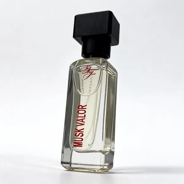 Musk_Valor_Velvet_Musk_Amber_Sandalwood_Perfume