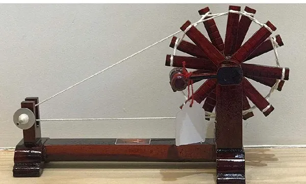 Wooden_Charkha_Miniature_Showpiece