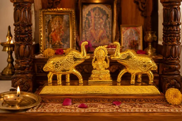 Gold_Tone_Lakshmi_With_Elephants_Religious_Idol