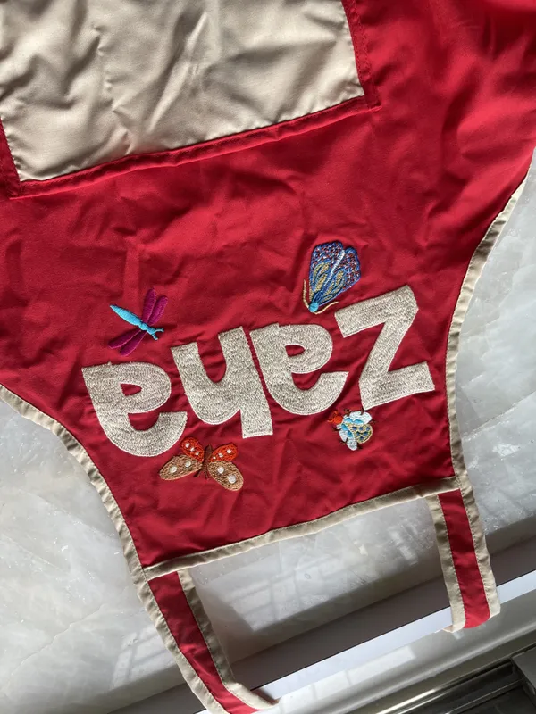Embroidered_Kitchen_Apron_With_Front_Pocket