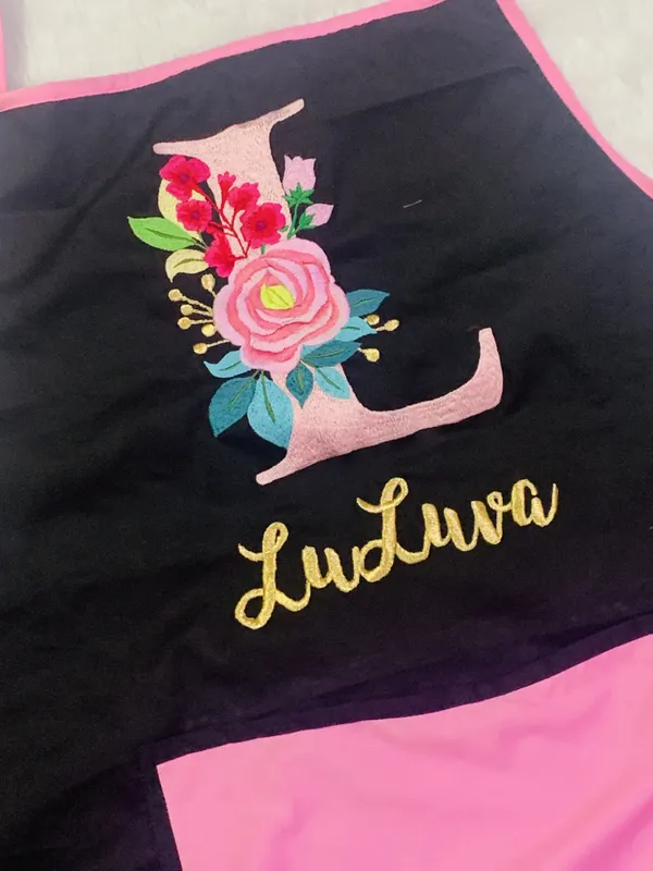 Embroidered_Kitchen_Apron_With_Front_Pocket