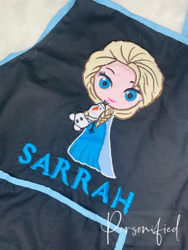 Embroidered_Kitchen_Apron_With_Front_Pocket