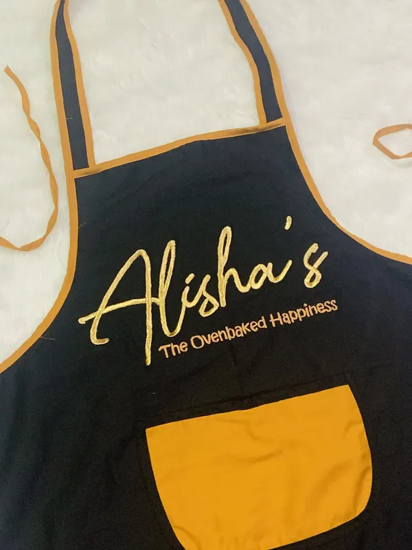 Embroidered_Kitchen_Apron_With_Front_Pocket