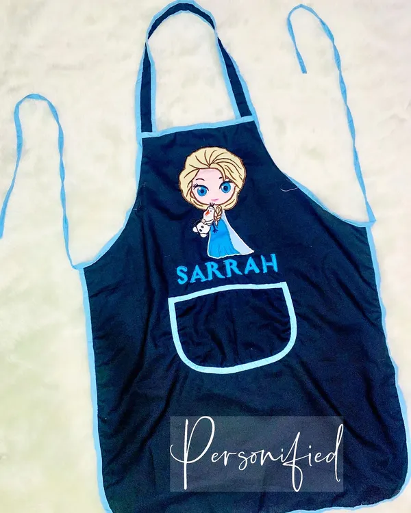 Embroidered_Kitchen_Apron_With_Front_Pocket