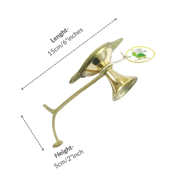 Brass_Traditional_Pooja_Diya_With_Handle
