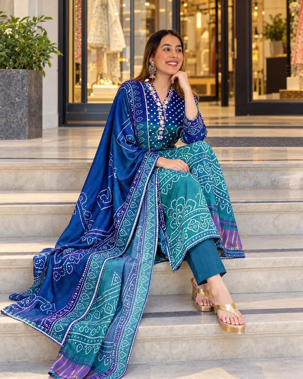 KURTA_PENT_DUPATTA_SET