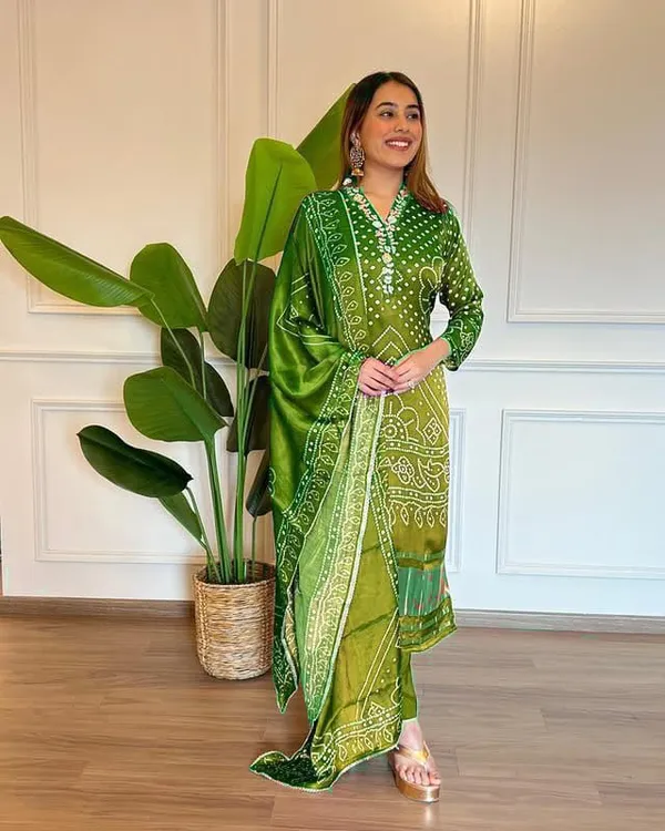 KURTA_PENT_DUPATTA_SET