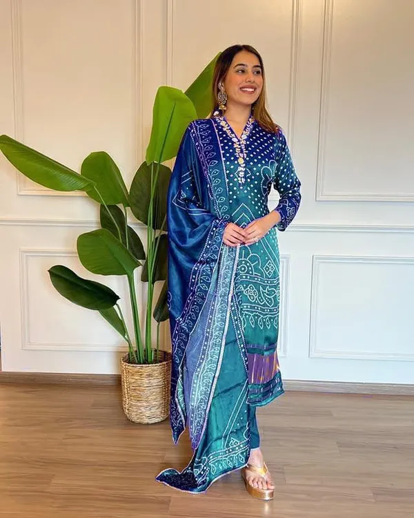 KURTA_PENT_DUPATTA_SET