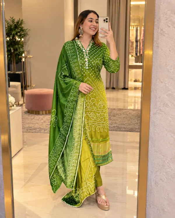 KURTA_PENT_DUPATTA_SET