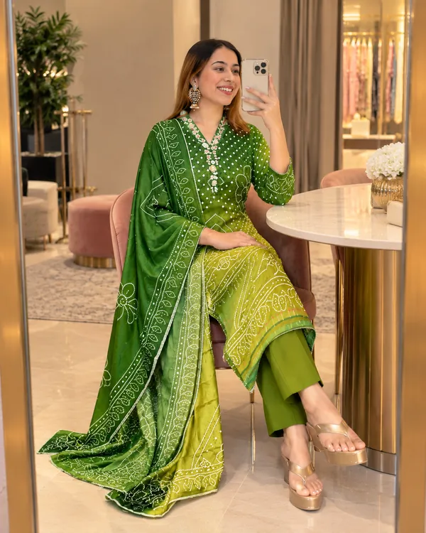 KURTA_PENT_DUPATTA_SET