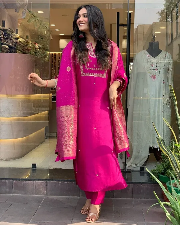 Rani_pink_banarsi_cotton_silk_Kurta_Pent_Dupatta_set