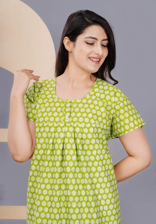 Green_Cotton_Relaxed_Fit_Floral_Print_Nightdress_For_Women