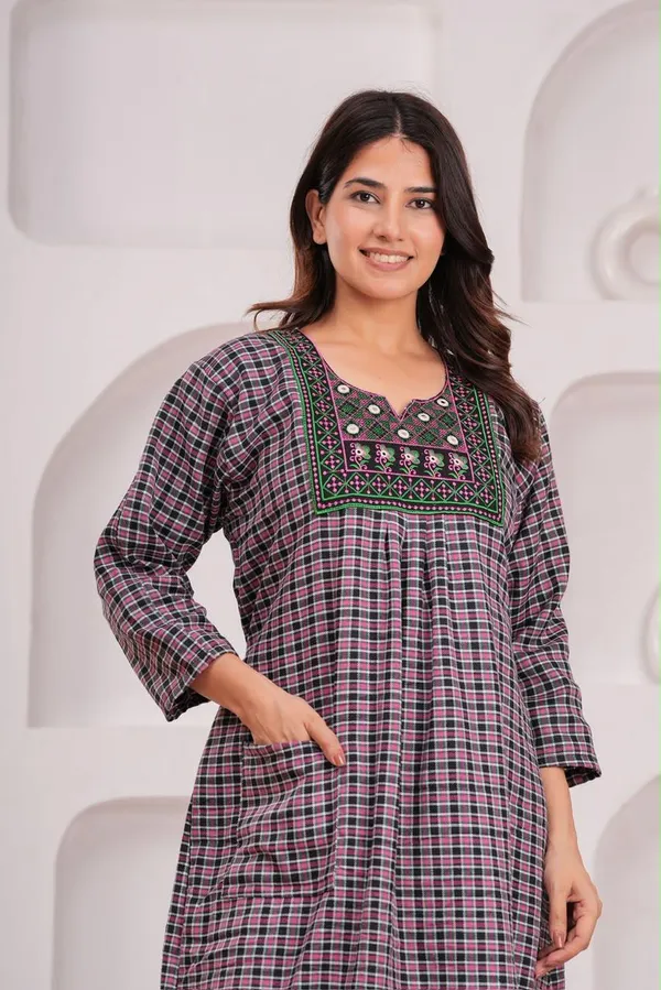 Maroon_And_Blue_Cotswool_Relaxed_Fit_Checkered_Nightdress_For_Women