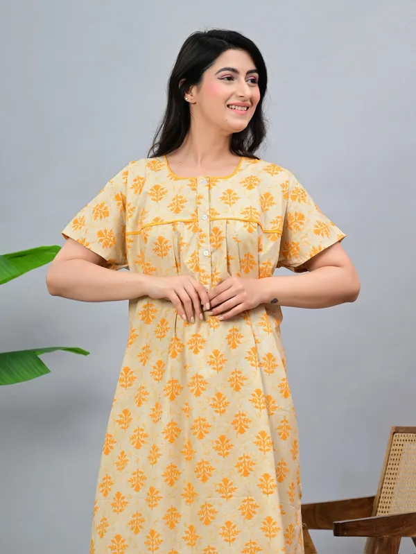 Yellow_Cotton_Relaxed_Fit_Floral_Print_Nightdress_For_Women