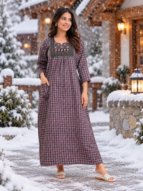 Maroon_And_Blue_Cotswool_Relaxed_Fit_Checkered_Nightdress_For_Women